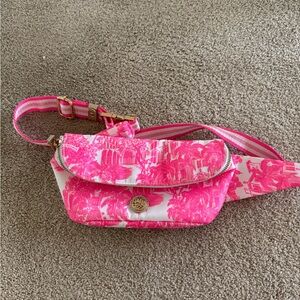 Lilly Pulitzer Anniversary Toile Belt Bag Worn once!